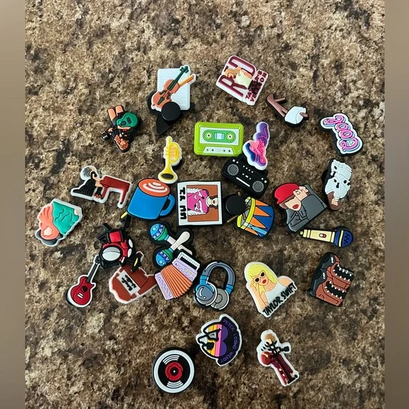 NWT Taylor Swift Croc charms era tour - Picture 8 of 8